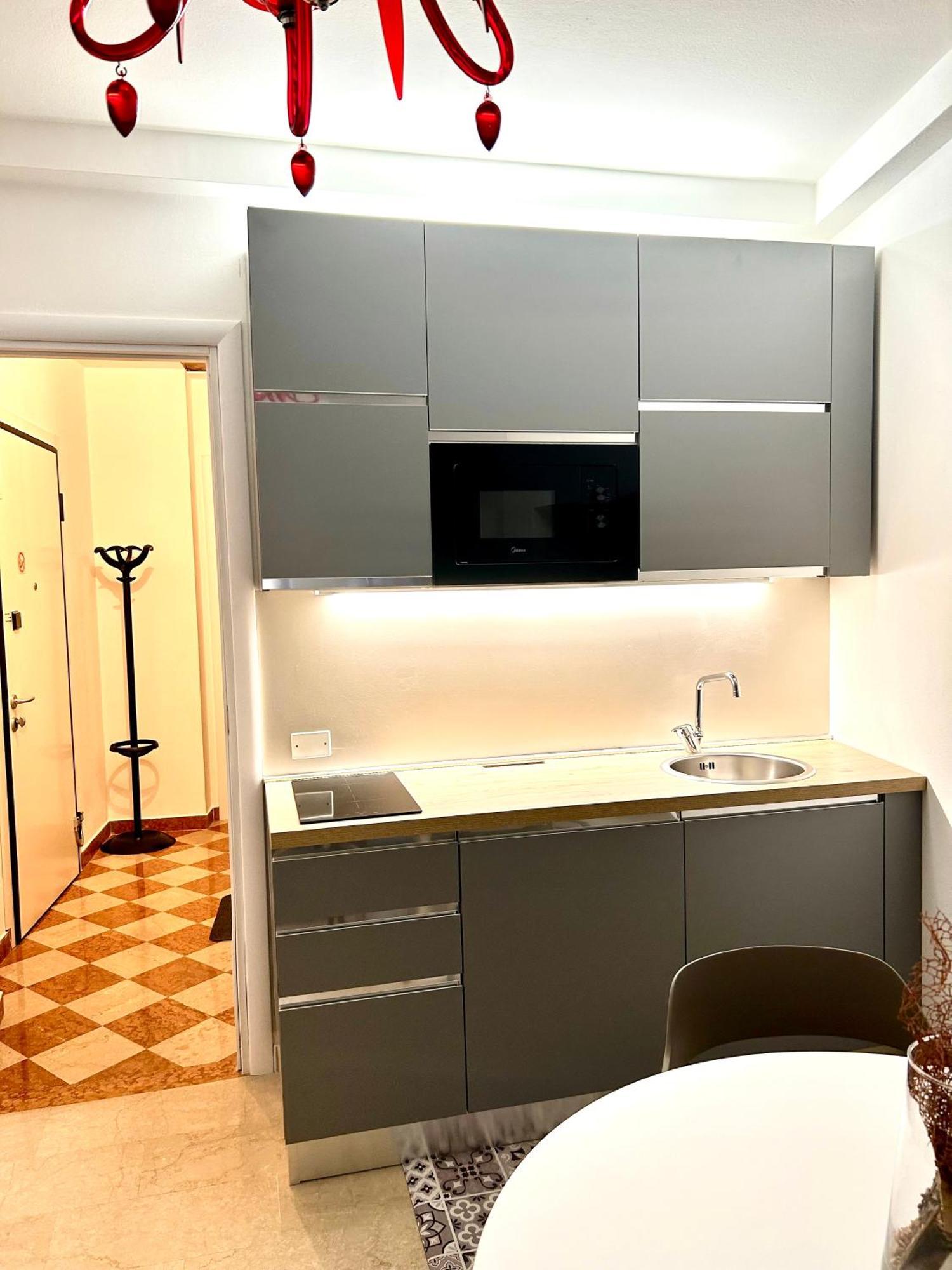 Rosso Verona Suite-Free Parking Esterno foto