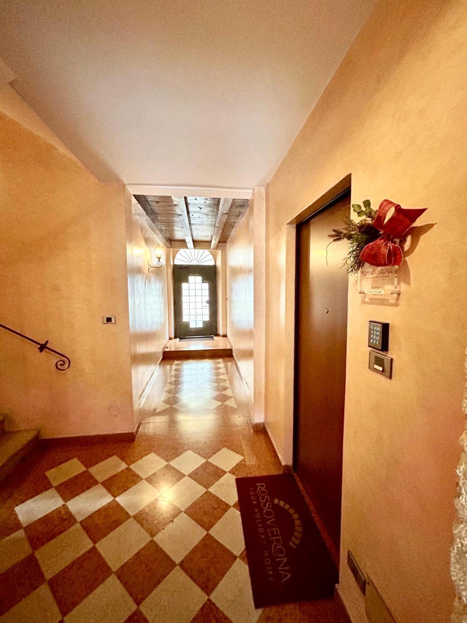 Rosso Verona Suite-Free Parking Esterno foto