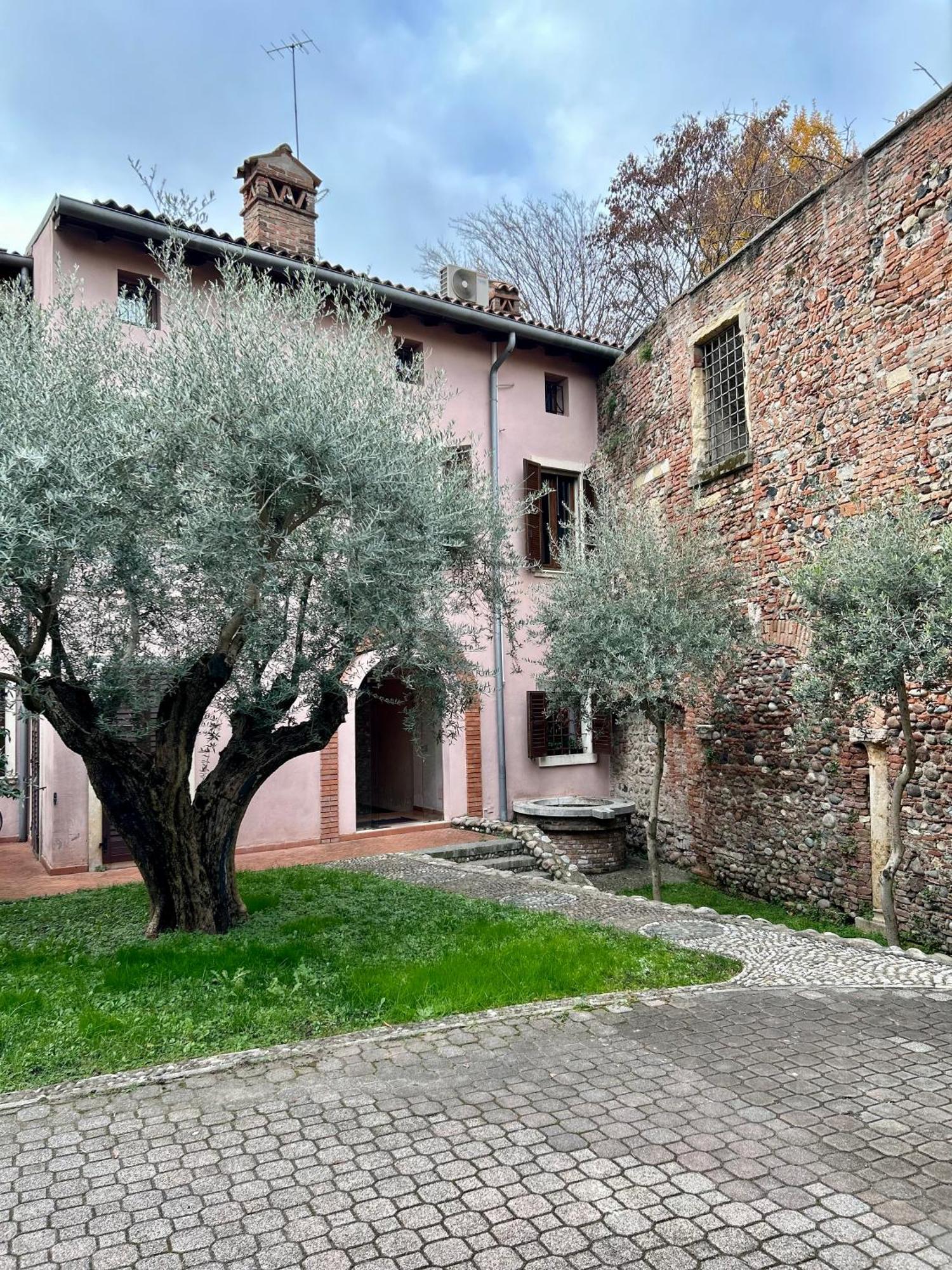 Rosso Verona Suite-Free Parking Esterno foto